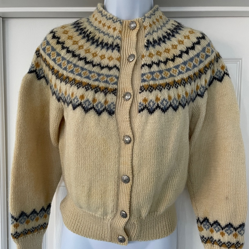 Vintage Nordic Patterned Cardigan in Cream and Blue